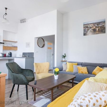 Apartament Na Granicy / Apartment On The Border Cieszyn  Bagian luar foto