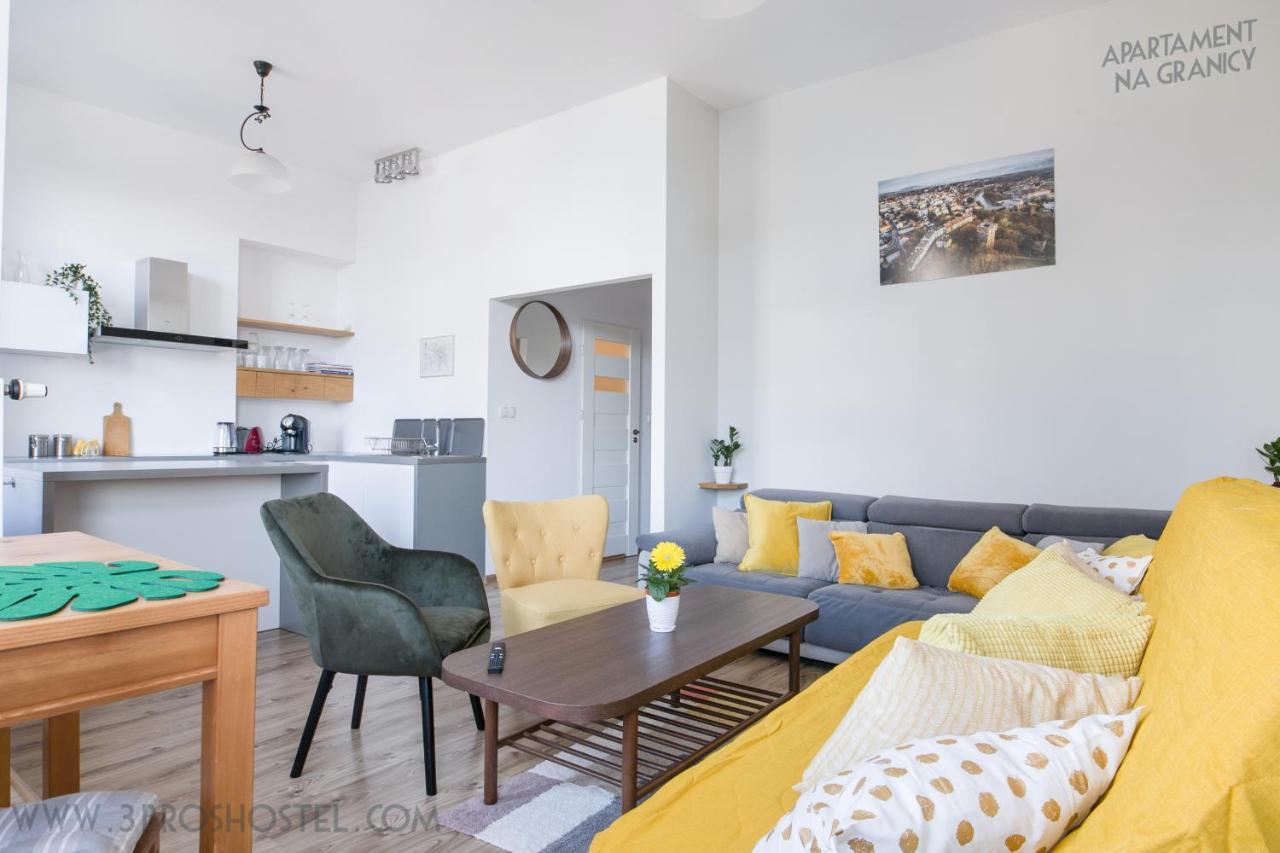 Apartament Na Granicy / Apartment On The Border Cieszyn  Bagian luar foto